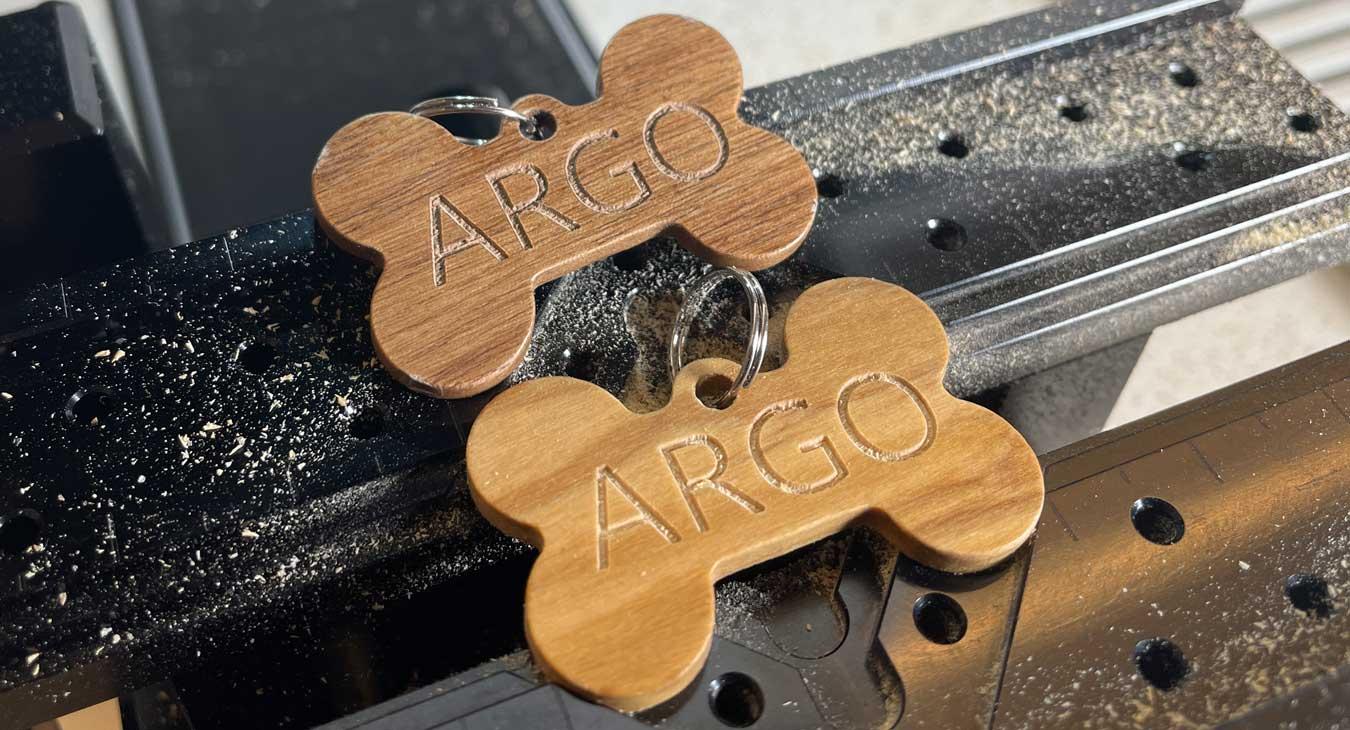 Pet tags engraving